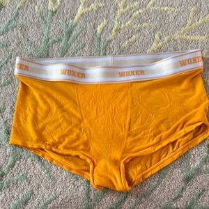Woxer gold boyshorts M